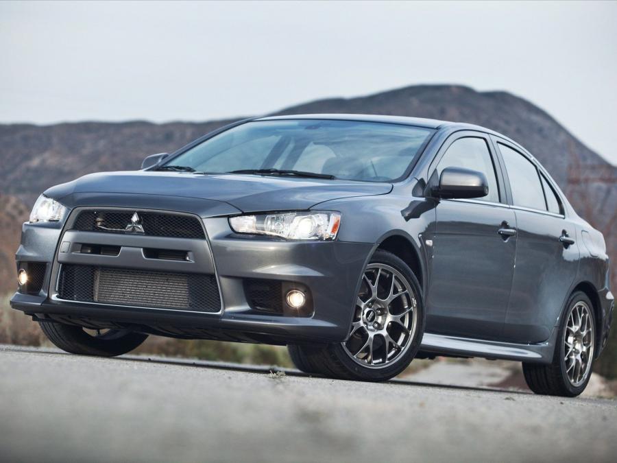  Mitsubishi Lancer Evolution MR Touring 2010 года  (фото 11 из 20)